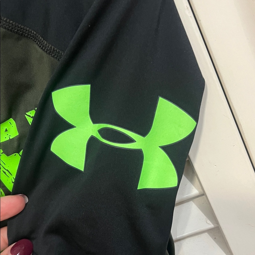 Under Armour Black & Army Green Compression Shirt w/ Neon Tough Mudder Graphics - Picture 6 of 9